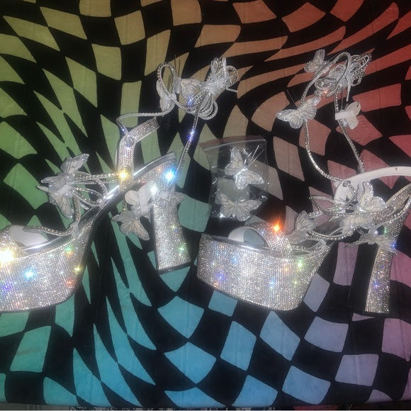 Butterfly lace up heels - Picture 2 of 4